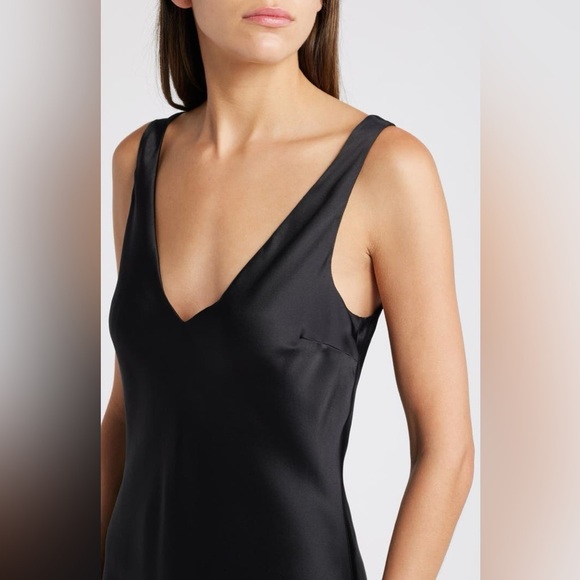 Reformation Lila V-Neck Satin Dress Size Large - Picture 10 of 10